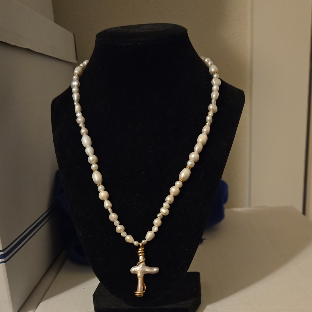 Elegant Pearl Necklace with Gold Cross Pendant